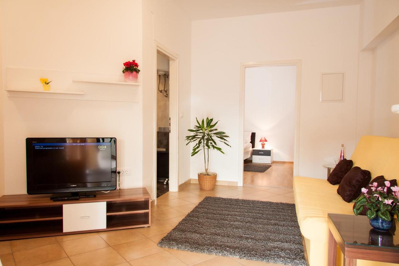 Apartments Adria Blue 卡斯塔 客房 照片